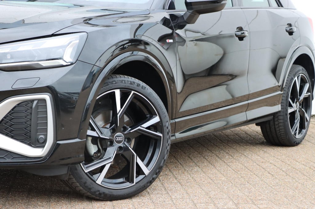 Audi Q2 30 tfsi s-line edition sound 110pk