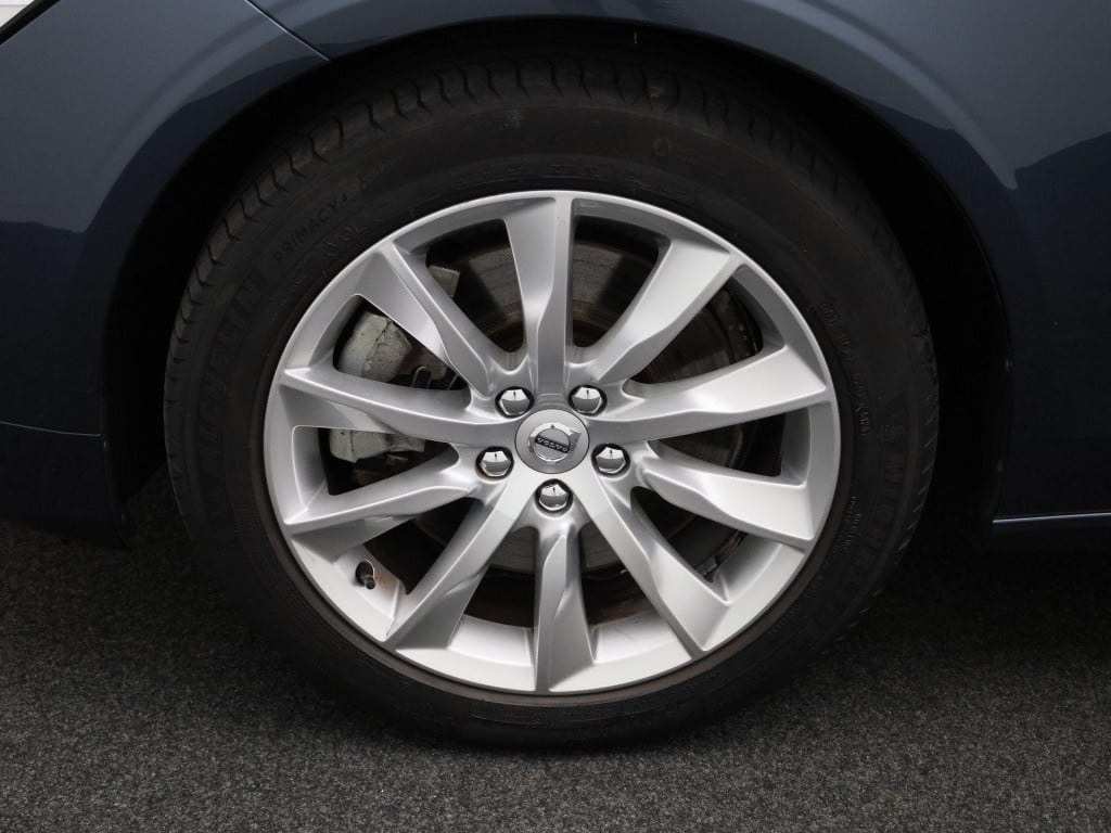 Volvo V90 2.0 b4 momentum business | automaat | navigatie | leder | apple c