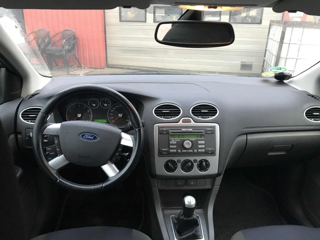 Ford Focus wagon 2.0-16v futura