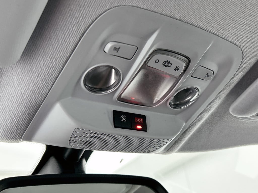 Peugeot 208 82pk blue lease executive | rijklaar | navigatie | climate cont