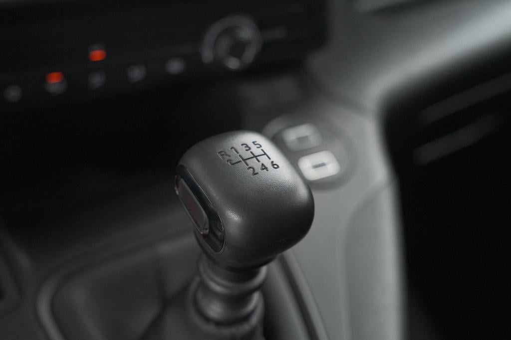 Peugeot Partner 1.5 bluehdi 100 s&s l1 | trekhaak | camera | dodehoekdetect