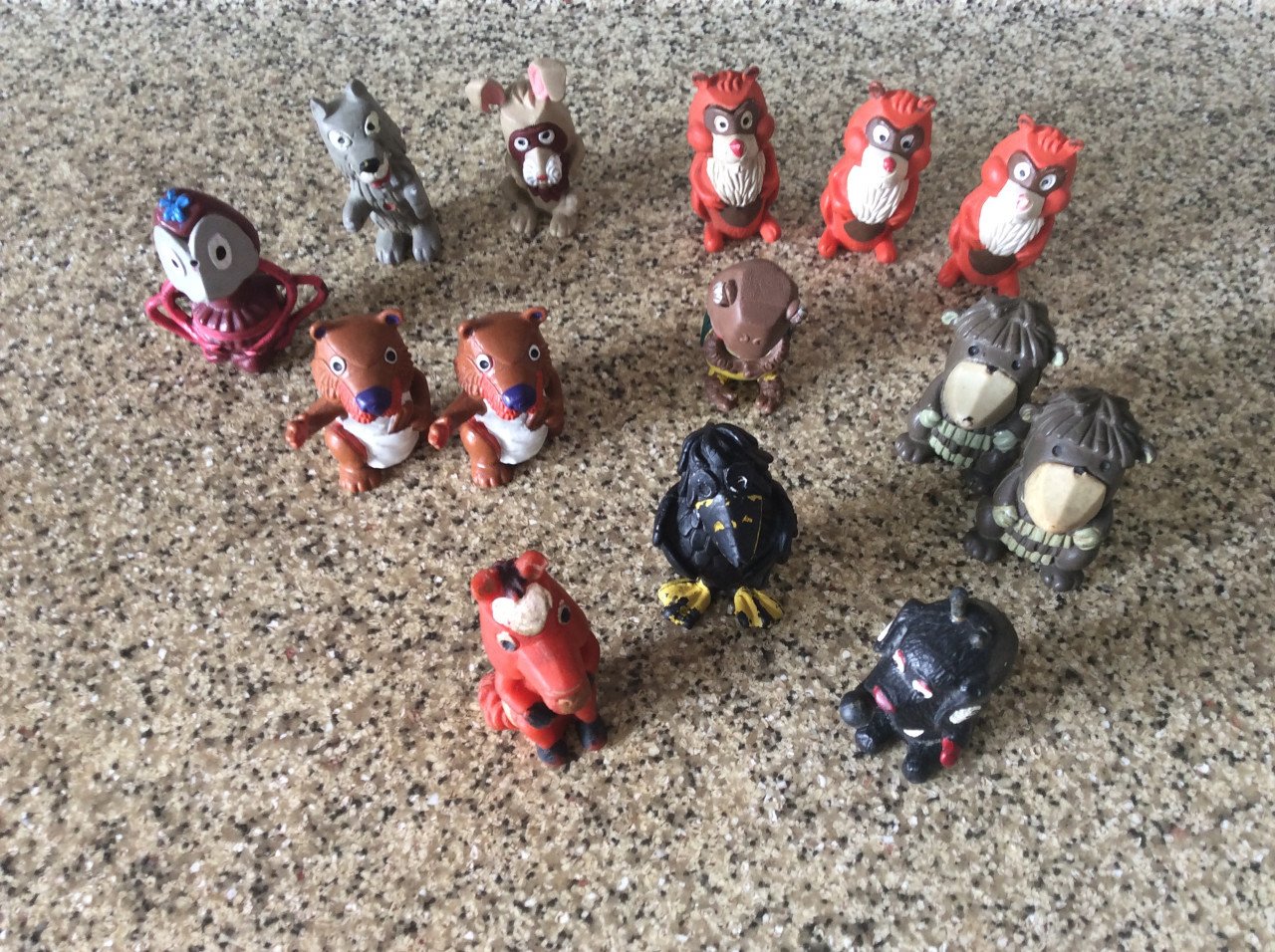 Heel veel verschillende rubber figuurtjes.