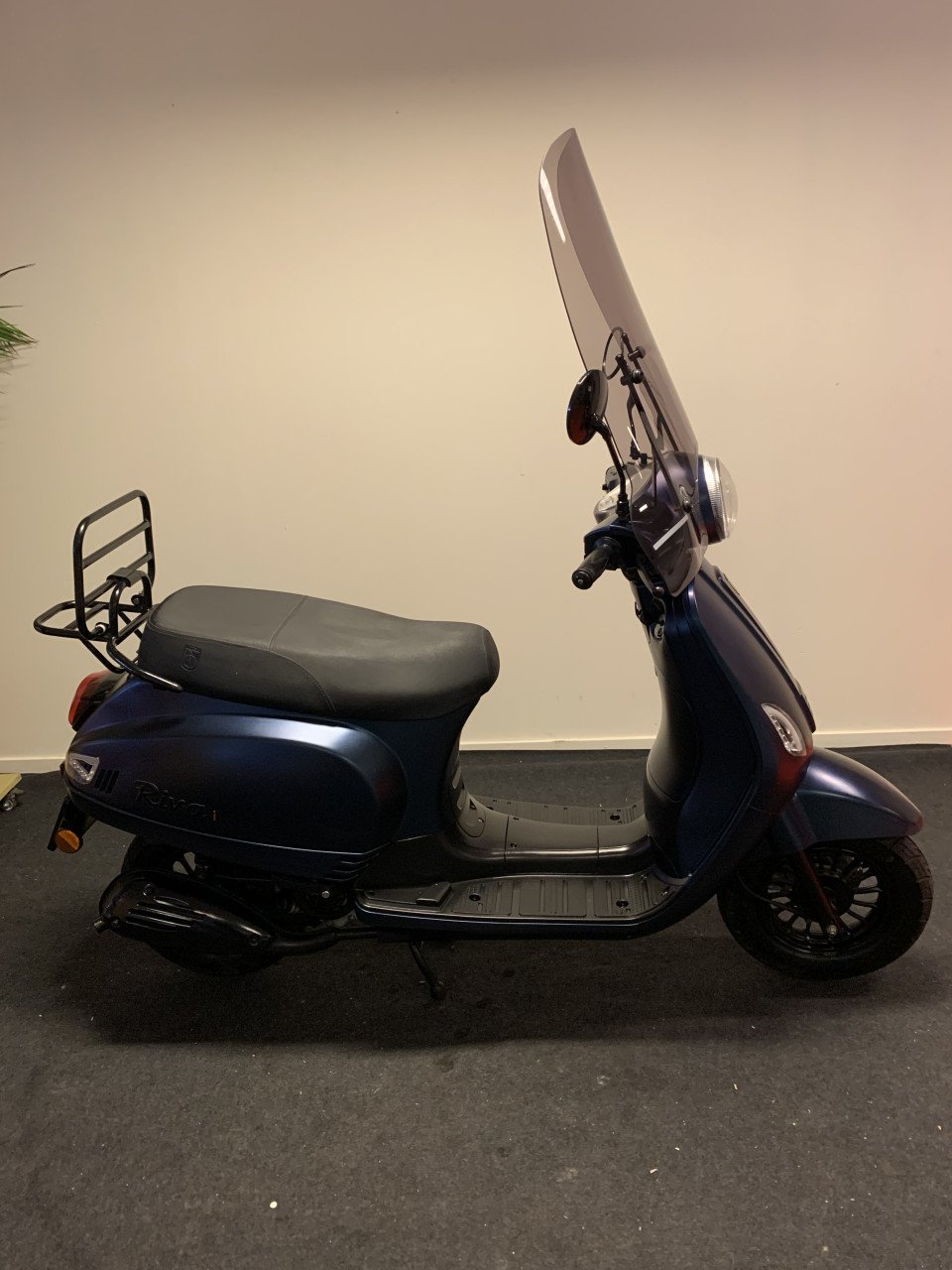BTC RIVA MET WINDSCHERM NU 895,= RIJKLAAR