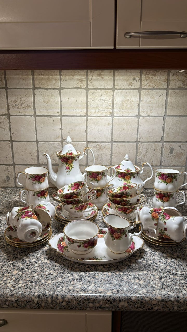 Royal albert servies ( old country roses)