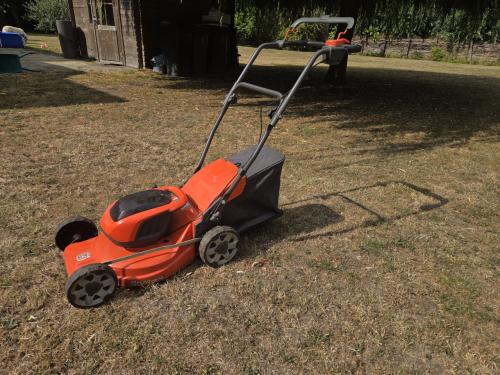 Husqvarna LC 137i accu grasmaaier