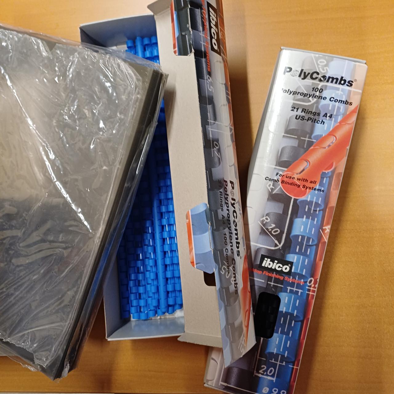 Inbindmachine (GBC model 470 KM) voor je eigen mappen te maken