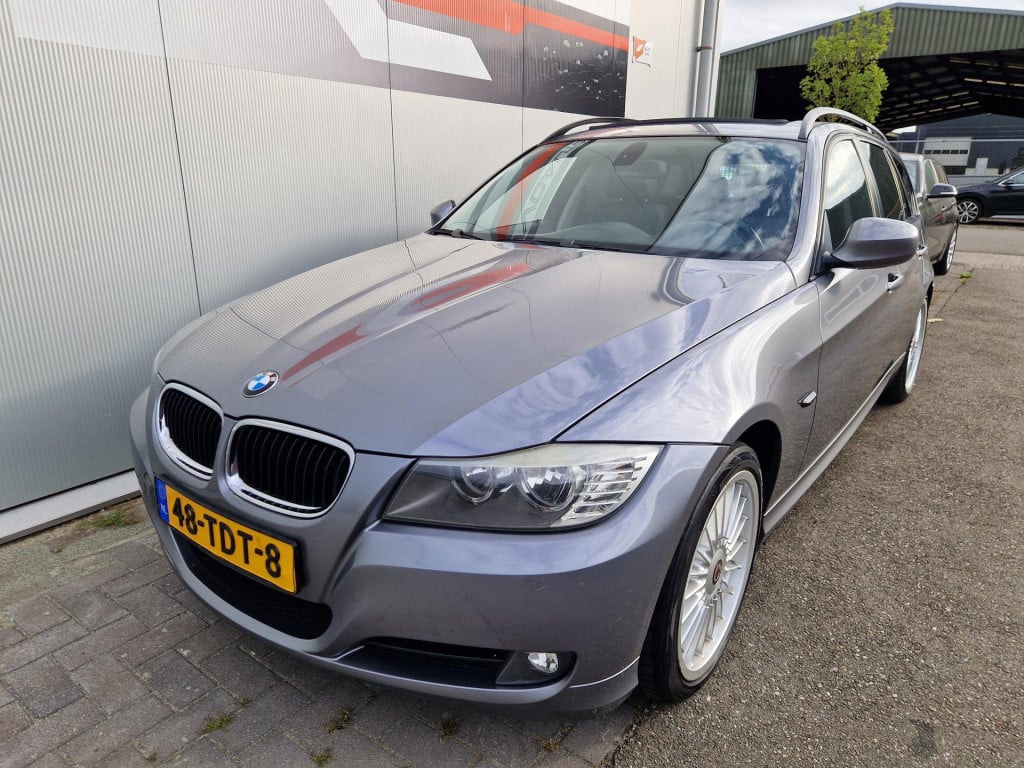 BMW 3-serie touring 320i high executive