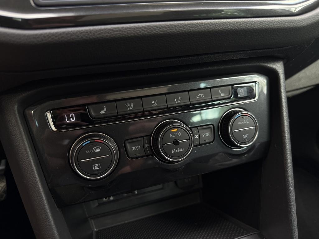 Volkswagen Tiguan 1.4 tsi act connected series - luxe uitvoering - leer - p