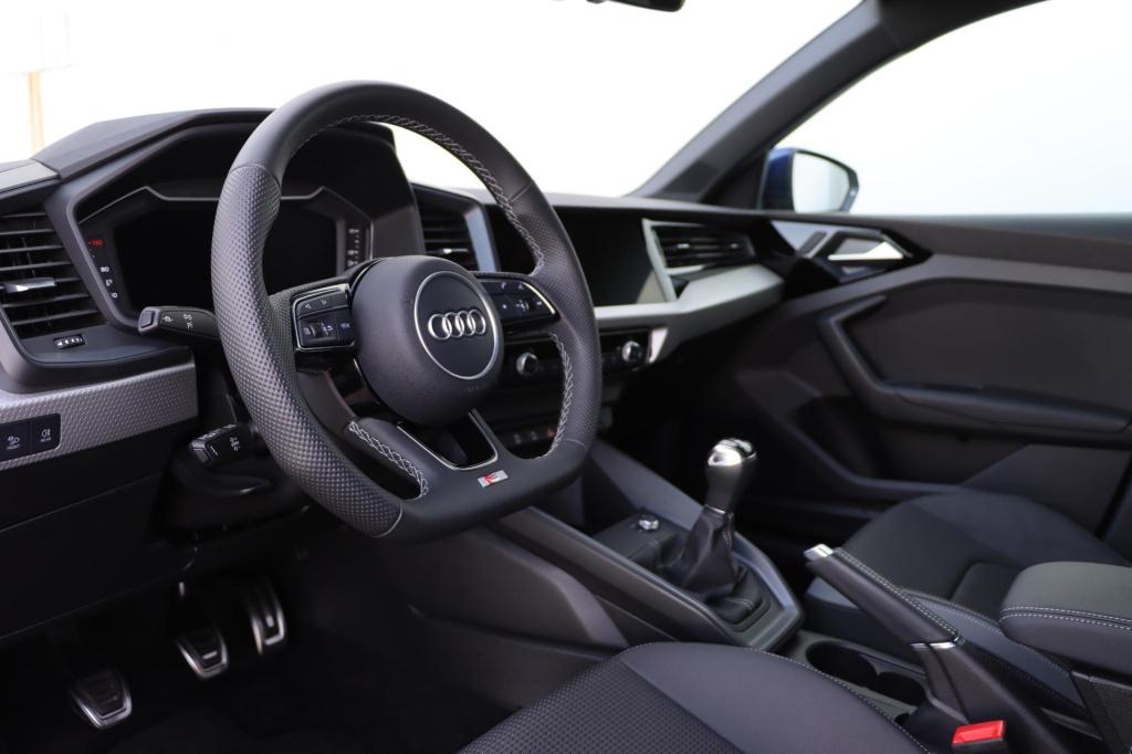 Audi A1 Sportback 30 tfsi s edition 115pk | carplay | sensoren