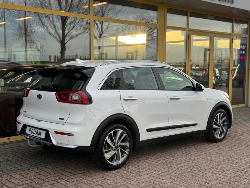 Kia Niro 1.6 gdi hybride - stoelverwarming - stuurwielverwarming - leer