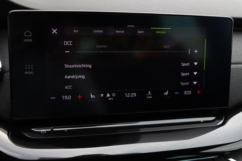 Skoda Octavia combi 1.4 tsi iv phev sportline business | soh 91,1% |