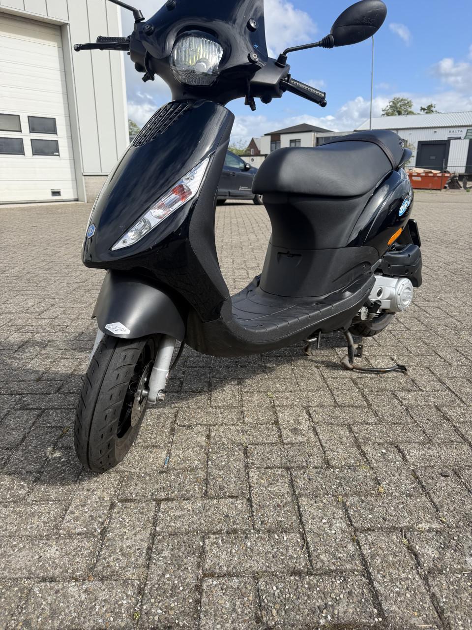 Zeer nette Piaggio Zip 2000 4-Takt iGet (2024)