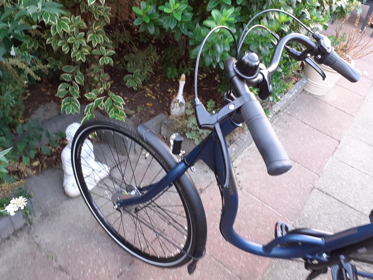 Burgers Lage Instap Splinternieuw  1x op gereden Stadfiets  Kleur Blauw   -