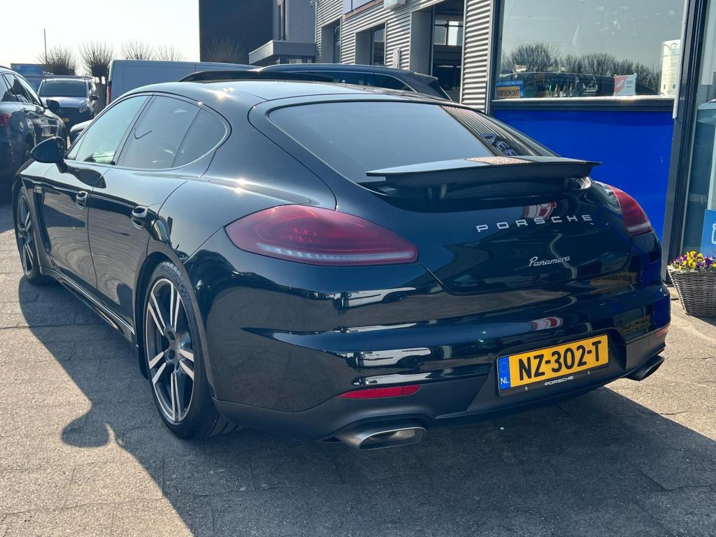 Porsche Panamera schuif/kanteldak, leer, navi, afn. trekhaak enz...