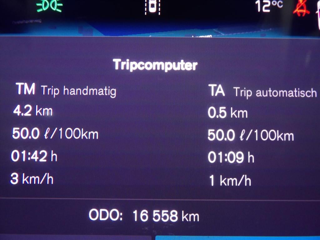 Volvo XC40 b3 163pk mild hybrid aut plus dark