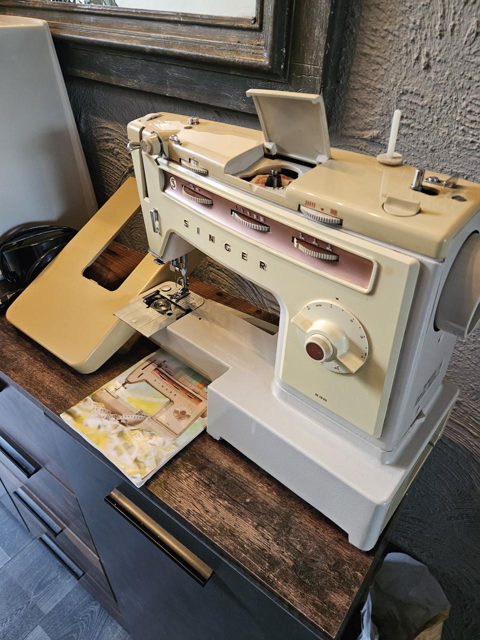 Vintage Singer 538 Naaimachine met Handleiding en koffer