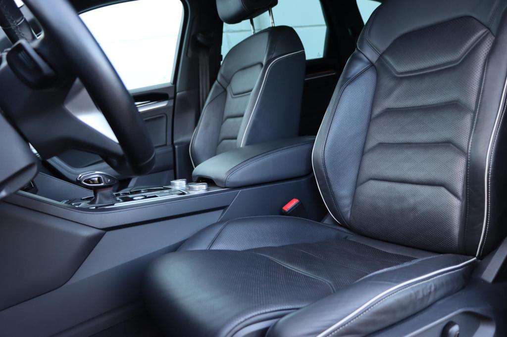 Volkswagen Touareg 3.0 tsi ehybrid 4motion elegance black style 380pk tiptr