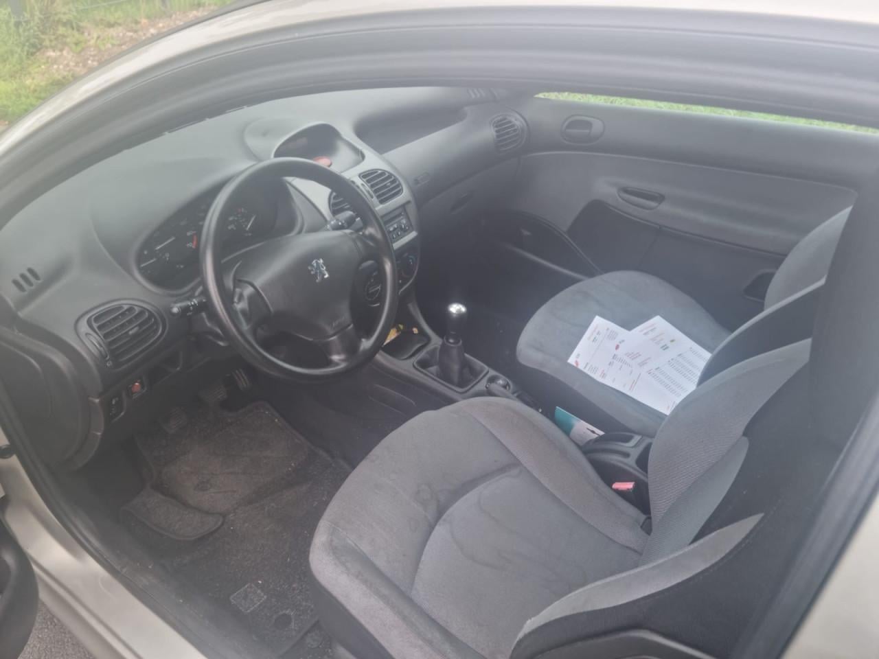 Peugeot 206 1.4i bj 2004 apk 5-2027