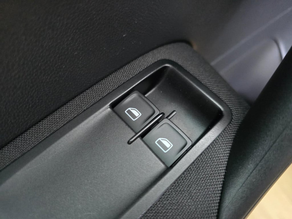 Volkswagen Polo occasion 1.2 tsi highline automaat in black edition | sport