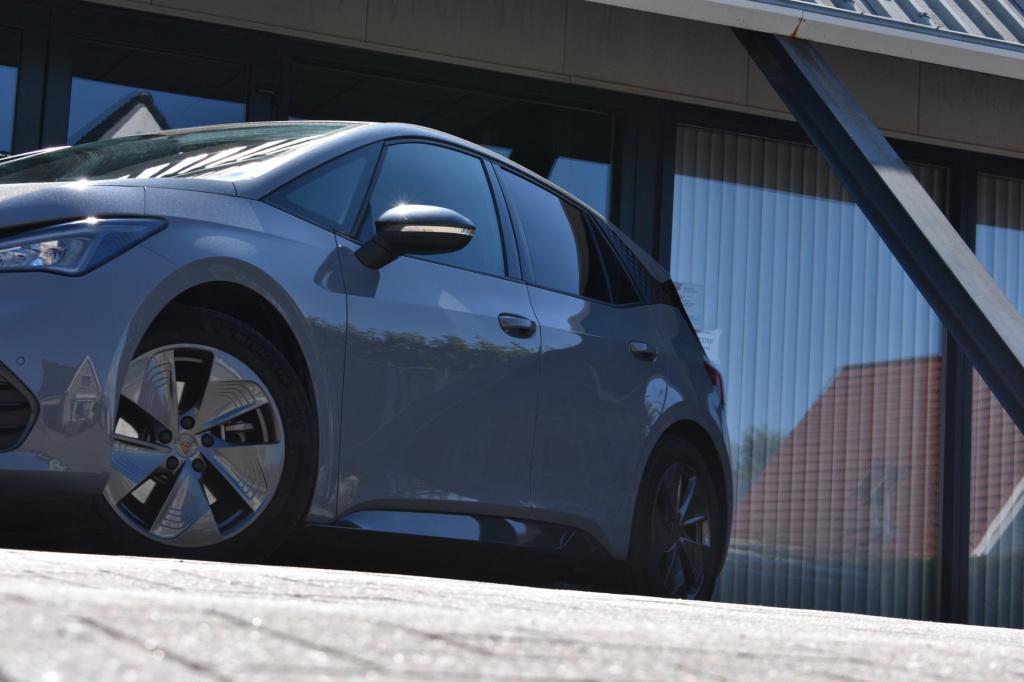 Cupra Born business one 62 kwh soh 93.2% | stoelverwarming | camera | nap |