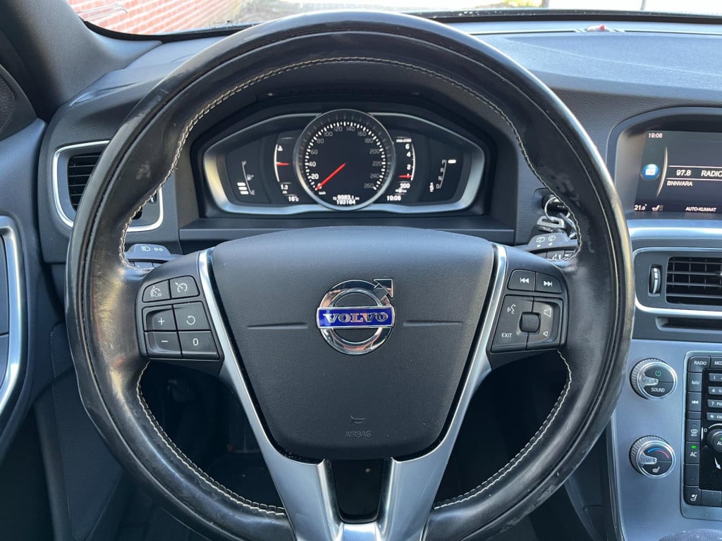 Volvo V60 1.5 t3 polar+ dynamic | orig. nl | leder | trekhaak