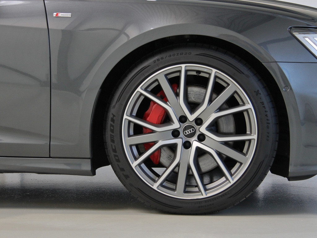 Audi A6 avant 55tfsi e hybrid 367pk quattro competition s-line | pano dak |