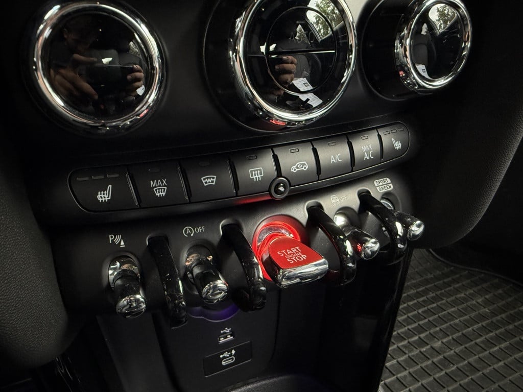 Mini Cooper mini 2.0 // serious business pack // nieuwstaat // 5 deurs /