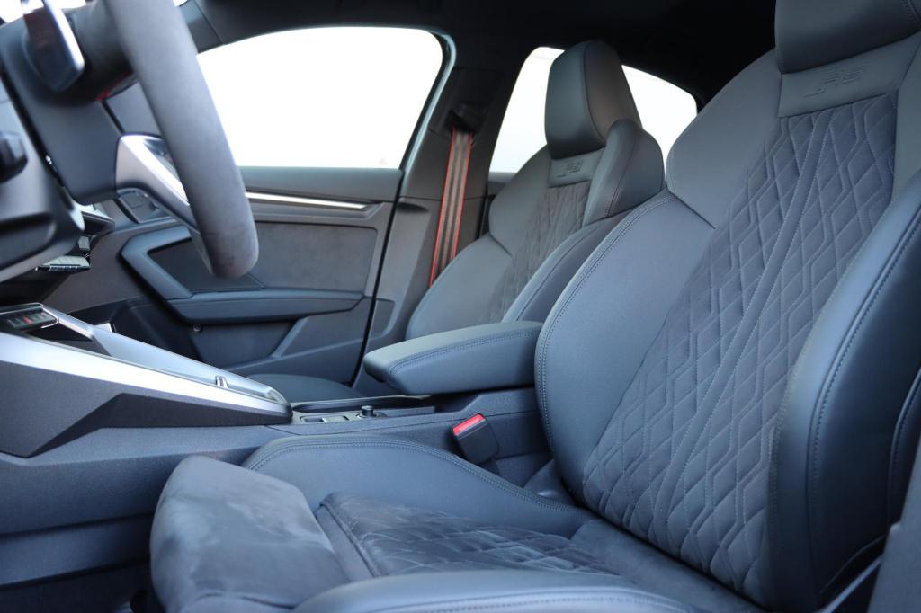 Audi Rs3 limousine 2.5 tfsi quattro | rs dynamic | keramisch | pano | bang 