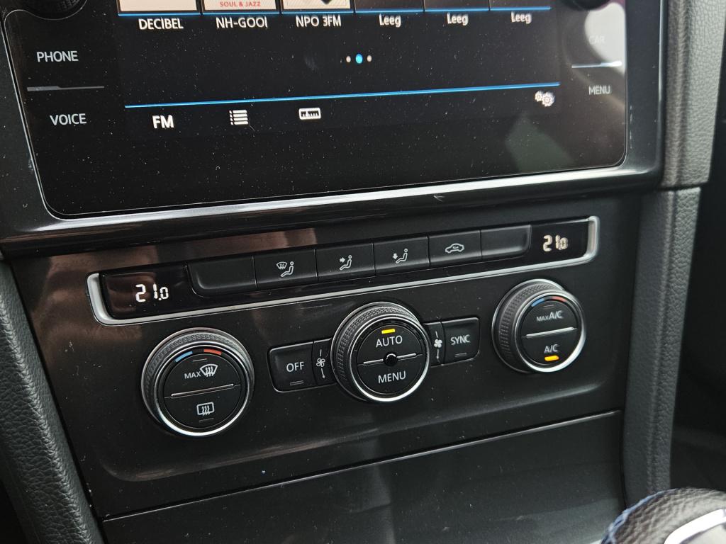 Volkswagen Golf 1.0 tsi comfortline | carplay | camera | trekhaak