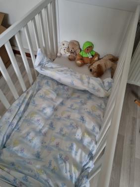 Te koop mooi kinderledikantje wit met matrasje
