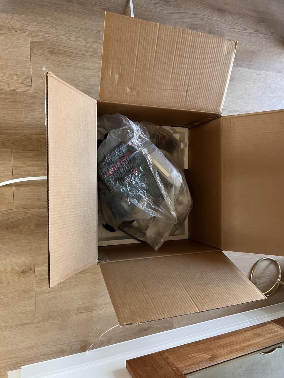 Afkortzaag METABO KS 216 M (Als nieuw) 1 week oud. Met bon en garantie.