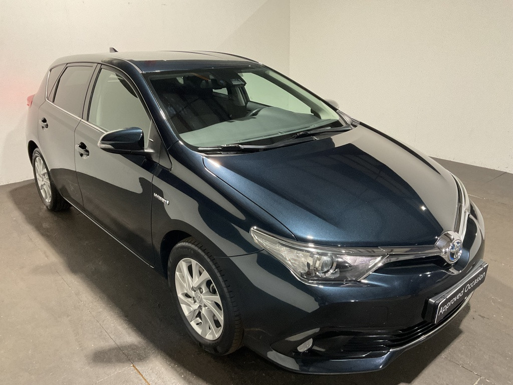Toyota Auris 1.8 hybrid dynamic go