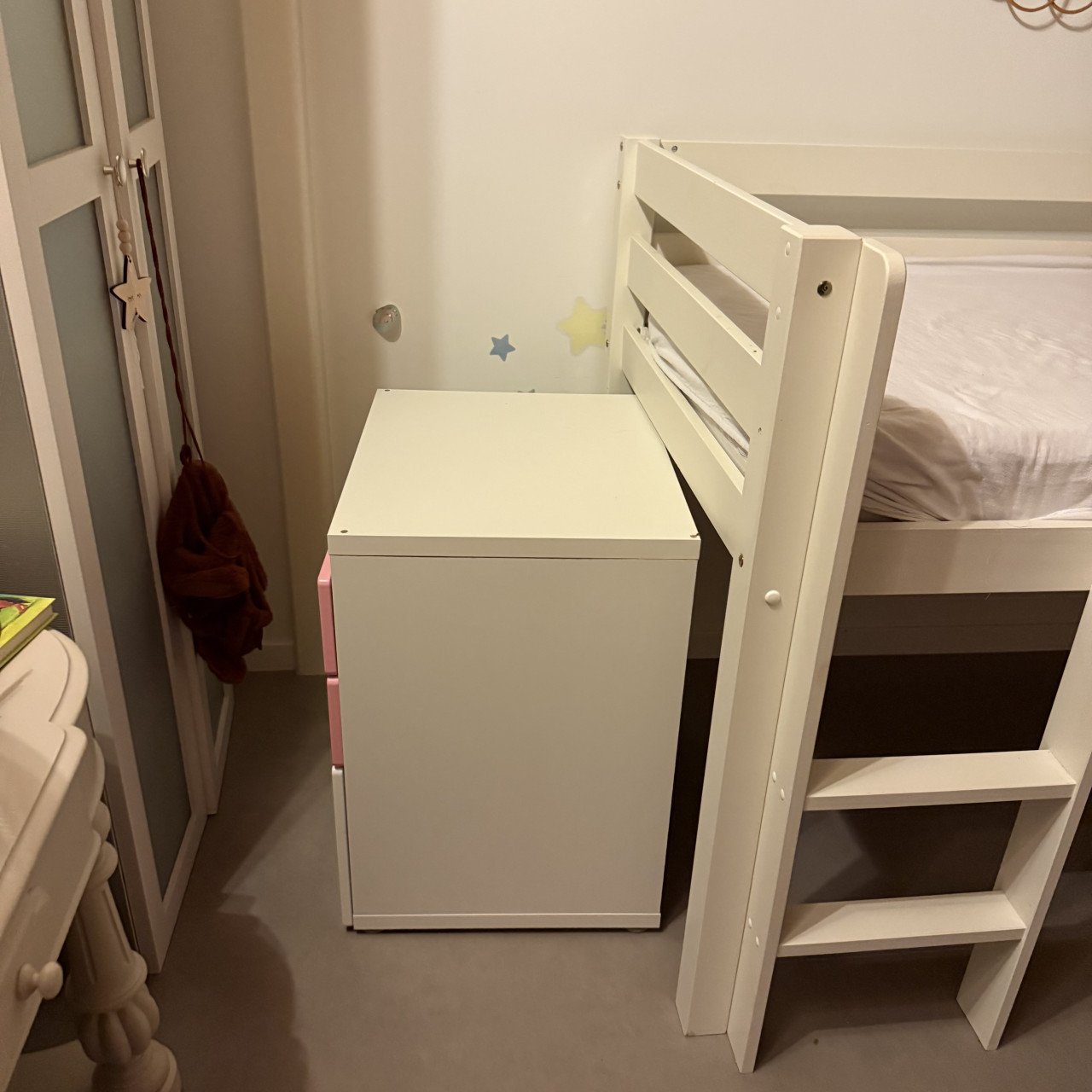 Half hoogslaper degelijk bed