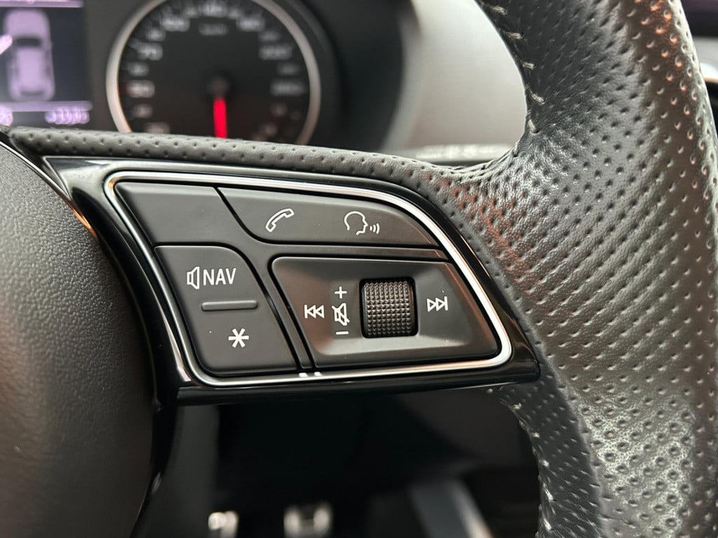 Audi Q2 occasion 1.4 tfsi cod launch edition | airco | stoelverwarming | tw