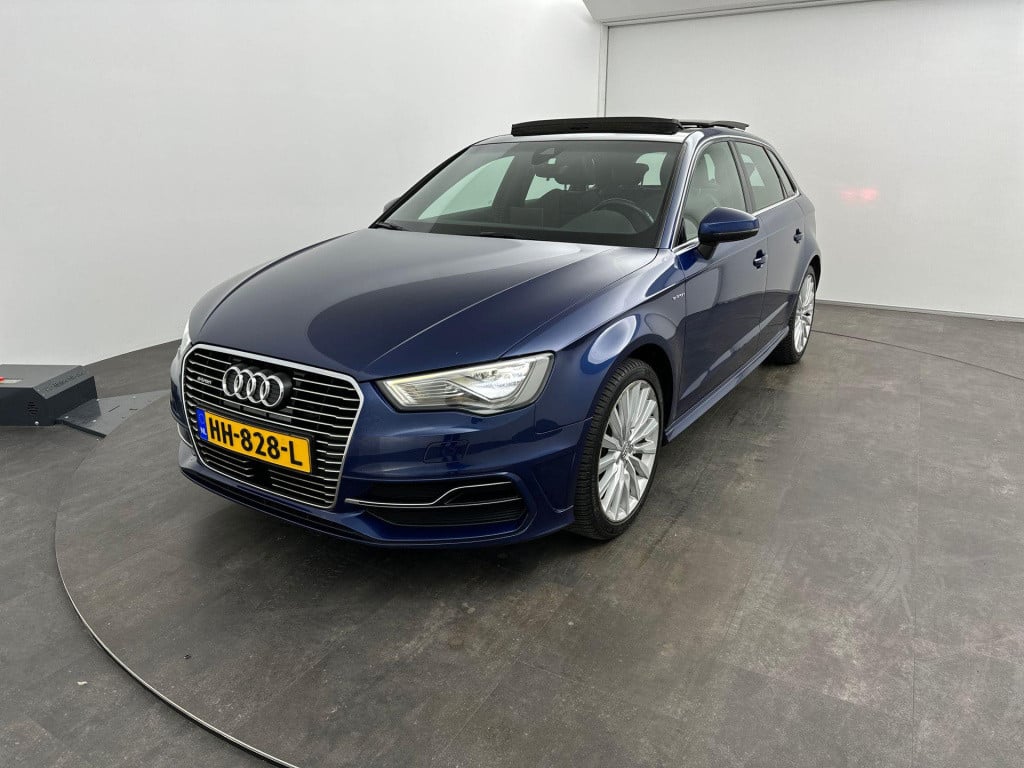 Audi A3 sportback 1.4 e-tron phev s-line pano acc lane
