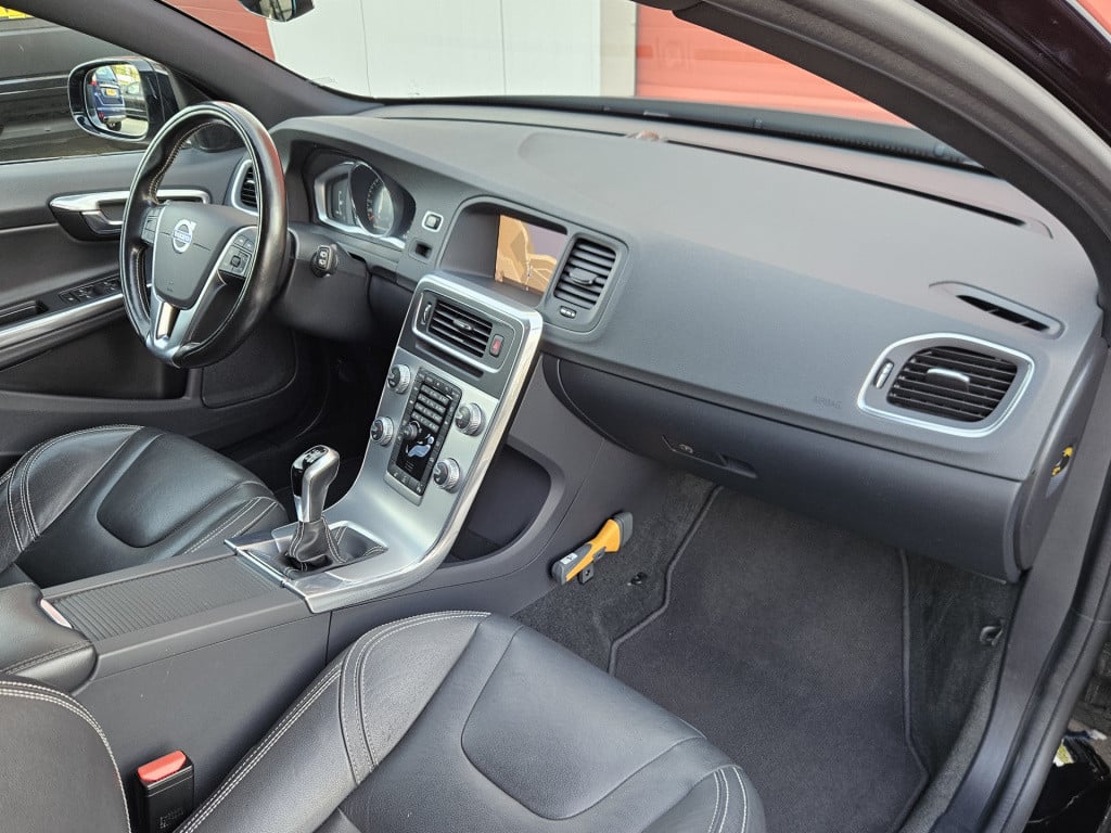 Volvo V60 2.0 t4 r-design | full option | stoel/stuur verw.