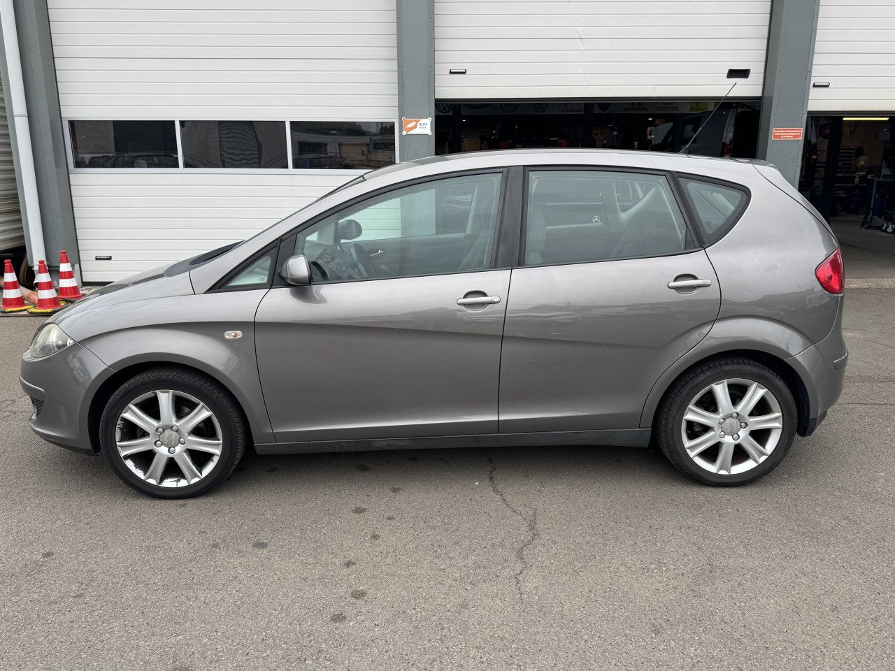 Seat Altea 1.6i Stylance 5 deurs AIRCO NAP ! ! !