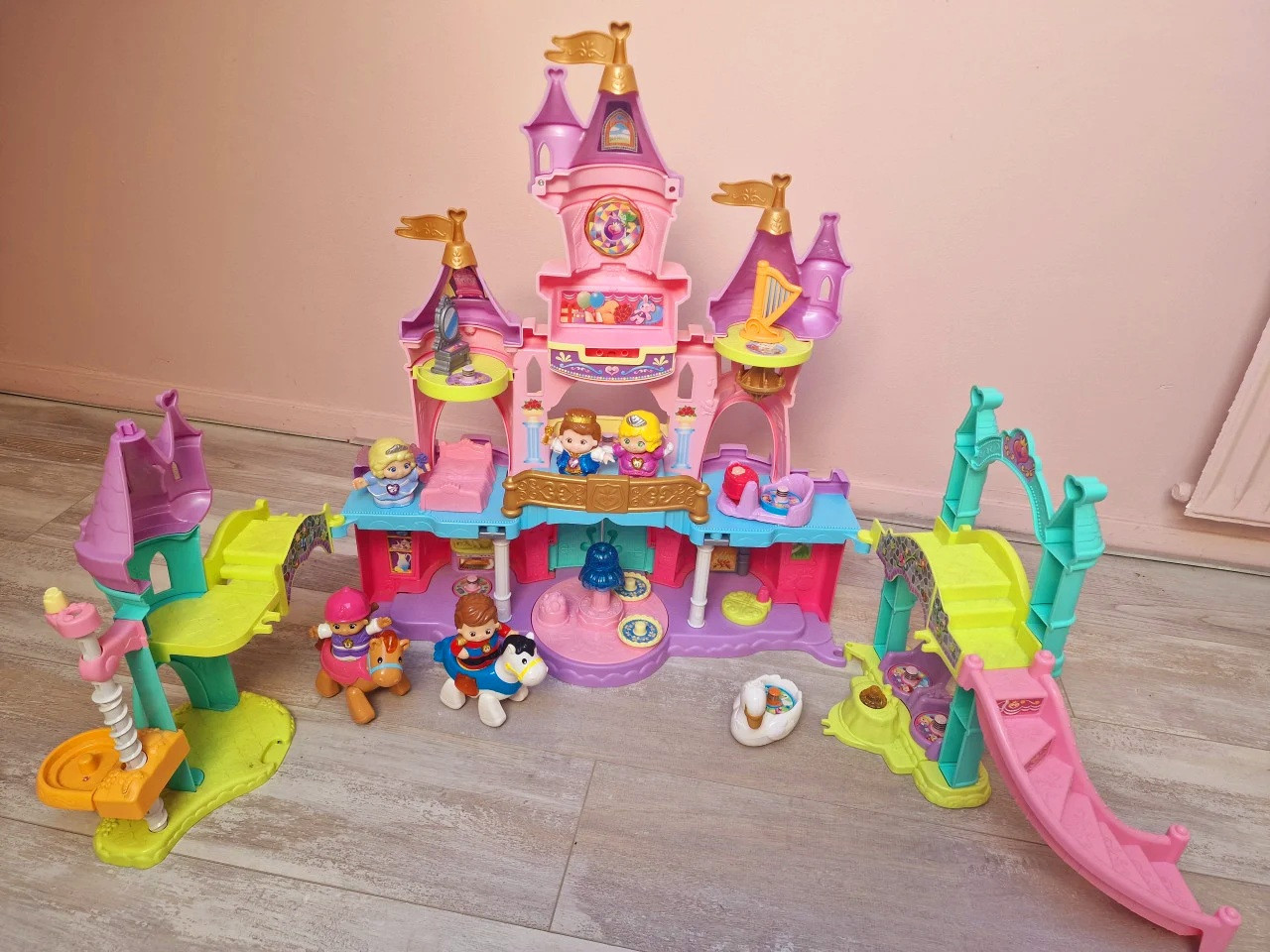 Vtech vrolijke vriendjes kasteel + extra's