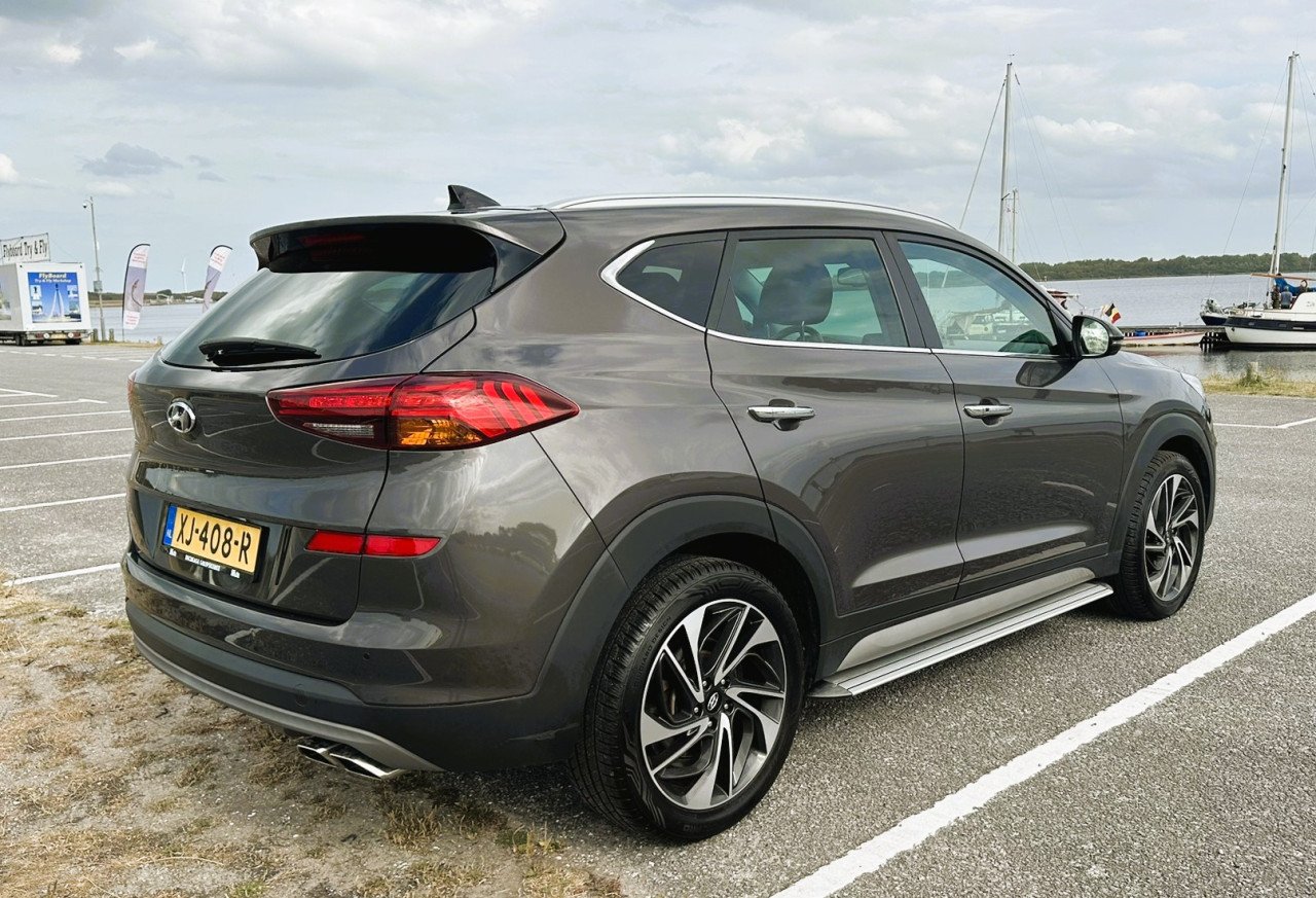 🚘 HYUNDAI Tucson 1.6 T-GDI Premium – Luxe SUV met alles erop en eraan!