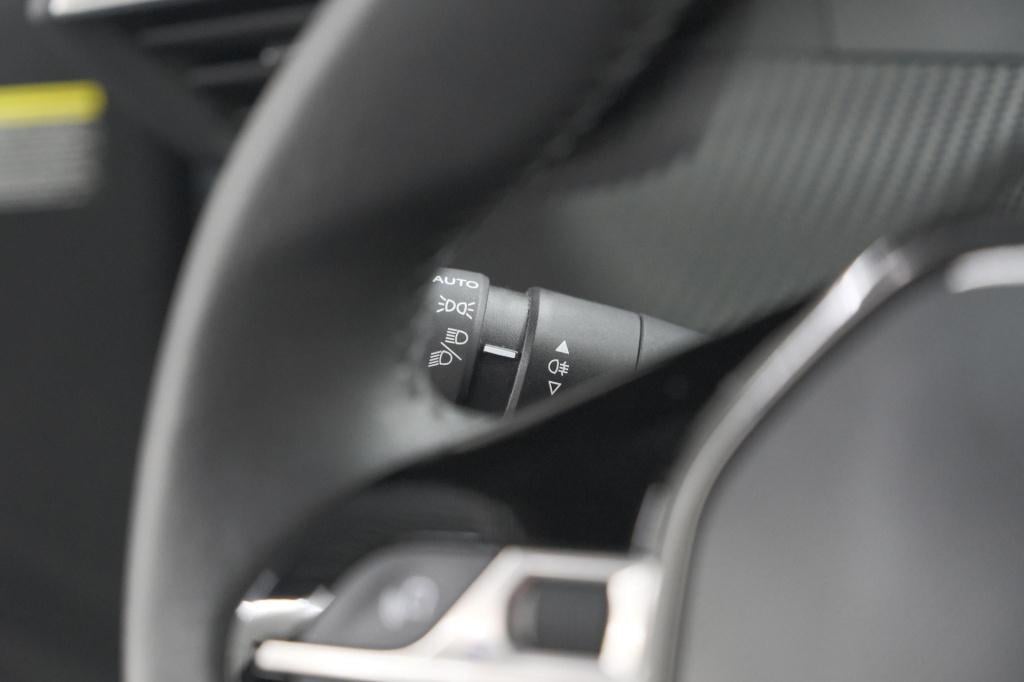 Peugeot 2008 puretech 100 allure | camera | navigatie | parkeersensoren | a