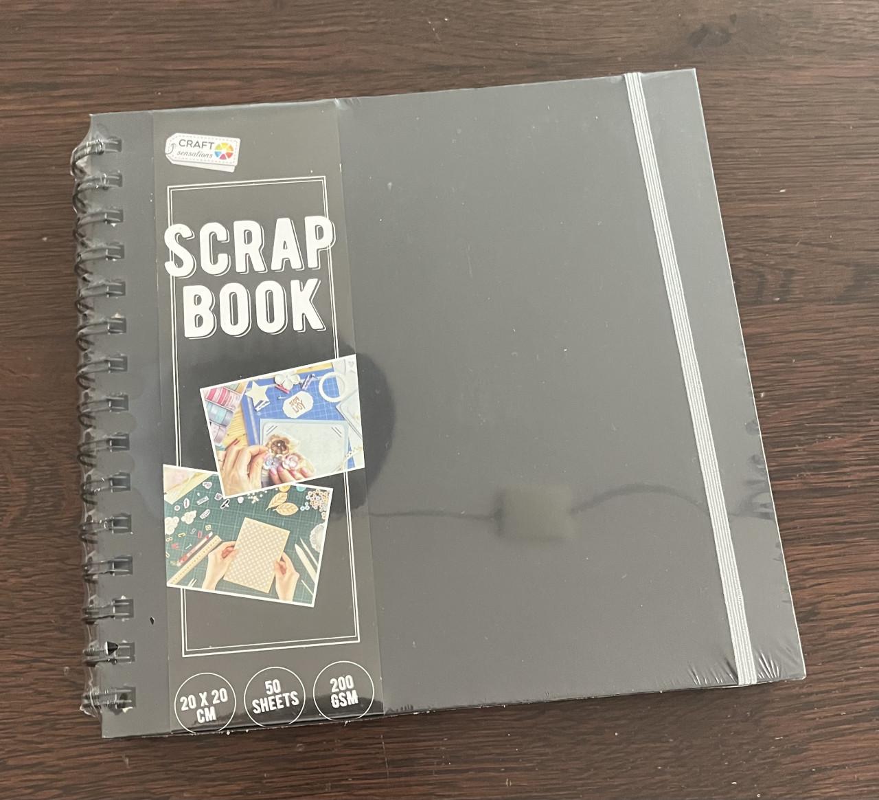 2 x Scrapbook 20x20 cm.