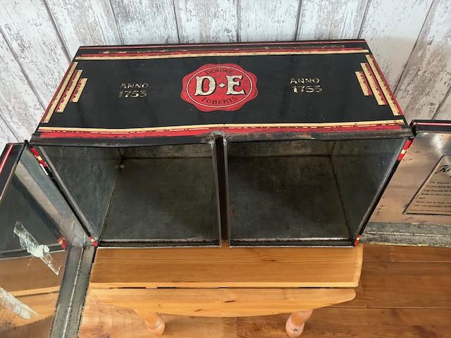 Groot Douwe Egberts winkelblik  2 deurtjes.