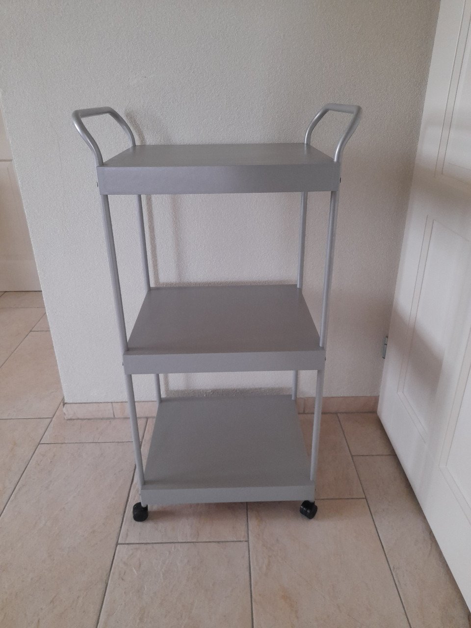 Trolley  40 x 55 x 102 (in goede nette staat )