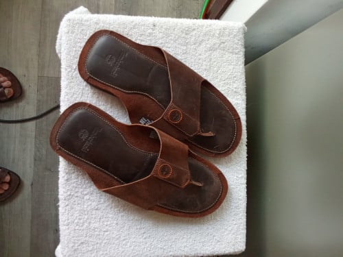 Leren slippers eenmaal gedragen