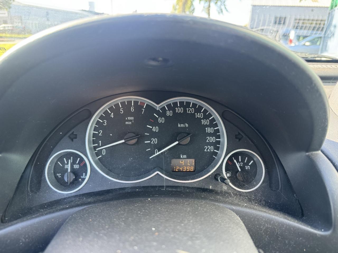 Leuke Opel Tigra 2005 met slechts 124.000 KM