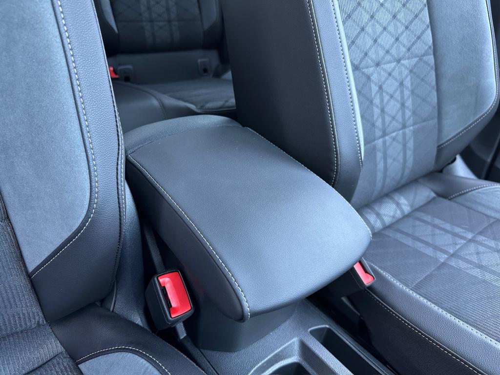 Volkswagen T-roc 1.5 tsi 150pk dsg r-line | black style | camera | keyless 