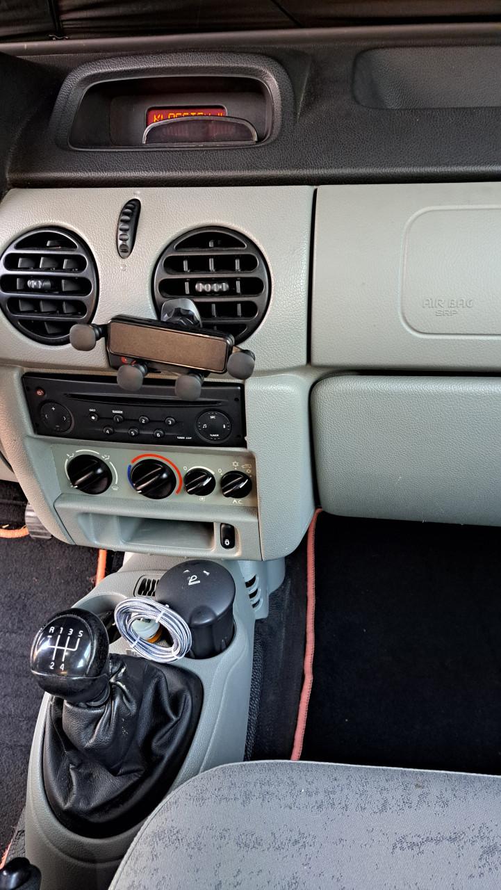 Renault Kangoo 1.6 16V 70KW 2004 Grijs € 2400