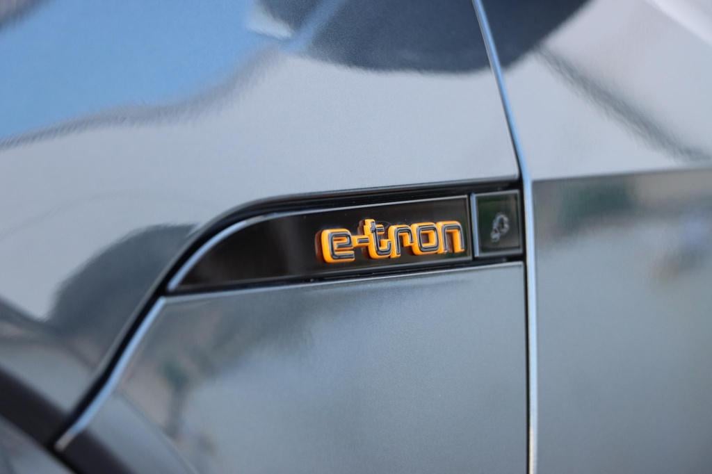 Audi E-tron 55 quattro s edition 95 kwh 408pk
