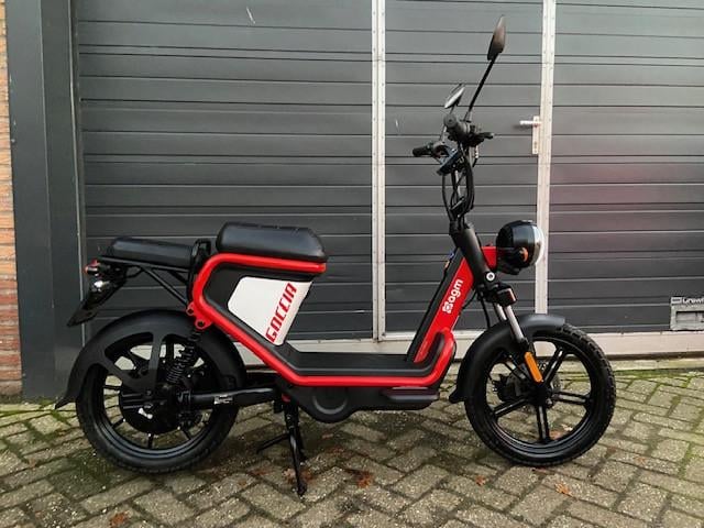 Schitterende dem agm goccia maar 131 km zwart rood elektrische tomos puch