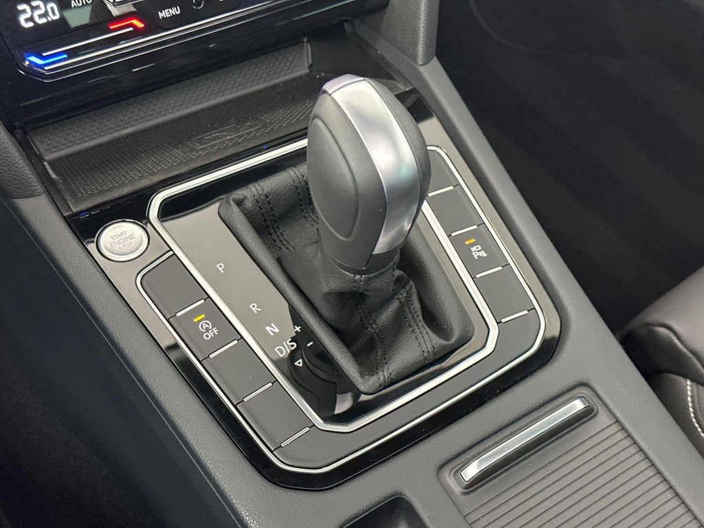 Volkswagen Passat variant 1.5 tsi r-line business dsg7 150pk panoramadak - 